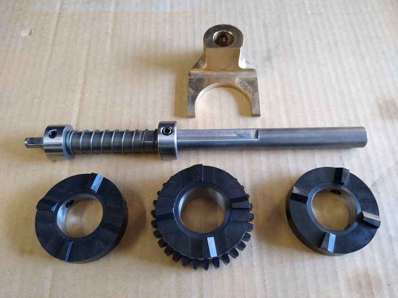 4-Tooth Standard Revinloc Attachment for Davenport Machine comes with pictured items